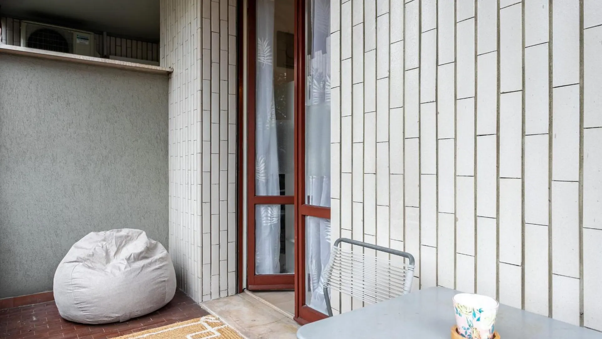Apartment Rucellai Studio With Shared Pool By Halldis Milan Italy